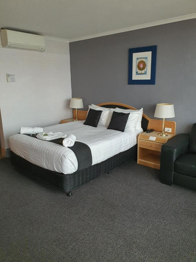 Capital Airport Motel Кеанбеан Екстериор снимка