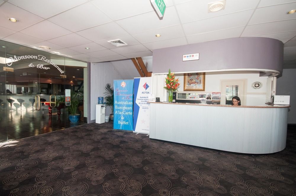 Capital Airport Motel Кеанбеан Екстериор снимка
