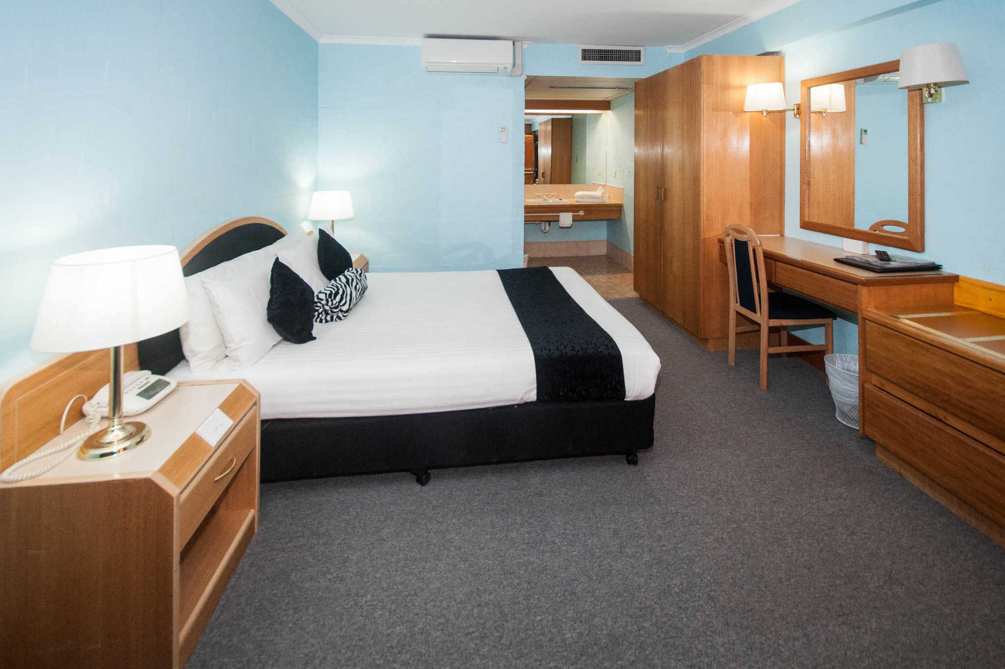 Capital Airport Motel Кеанбеан Стая снимка