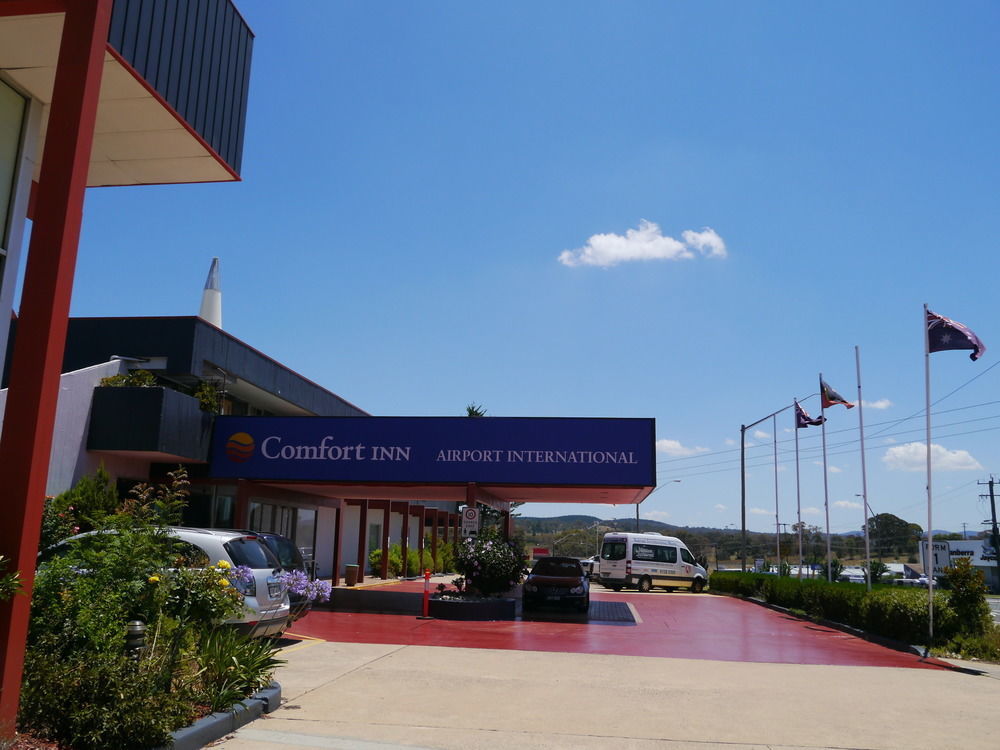 Capital Airport Motel Кеанбеан Екстериор снимка