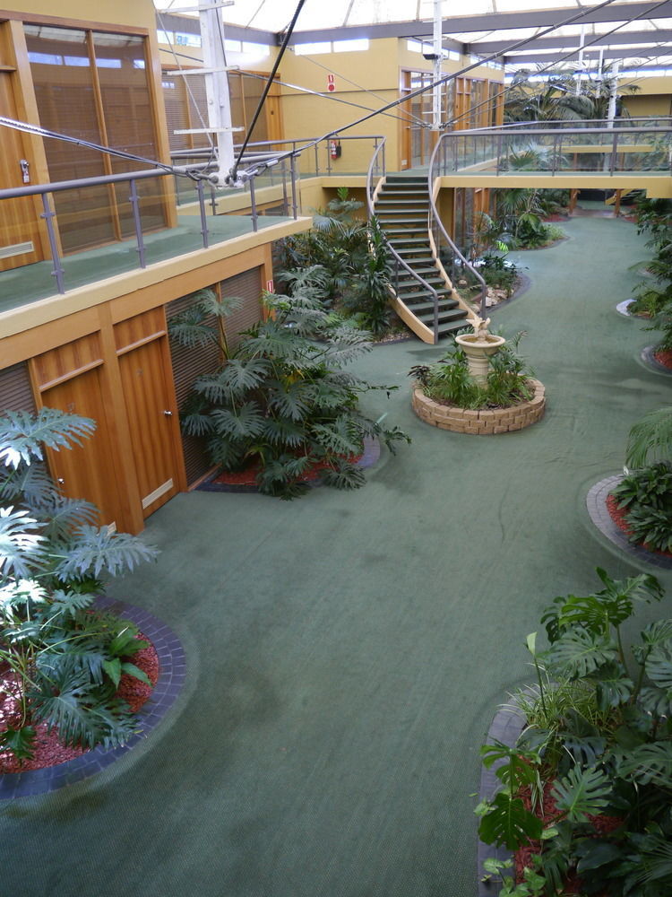 Capital Airport Motel Кеанбеан Екстериор снимка