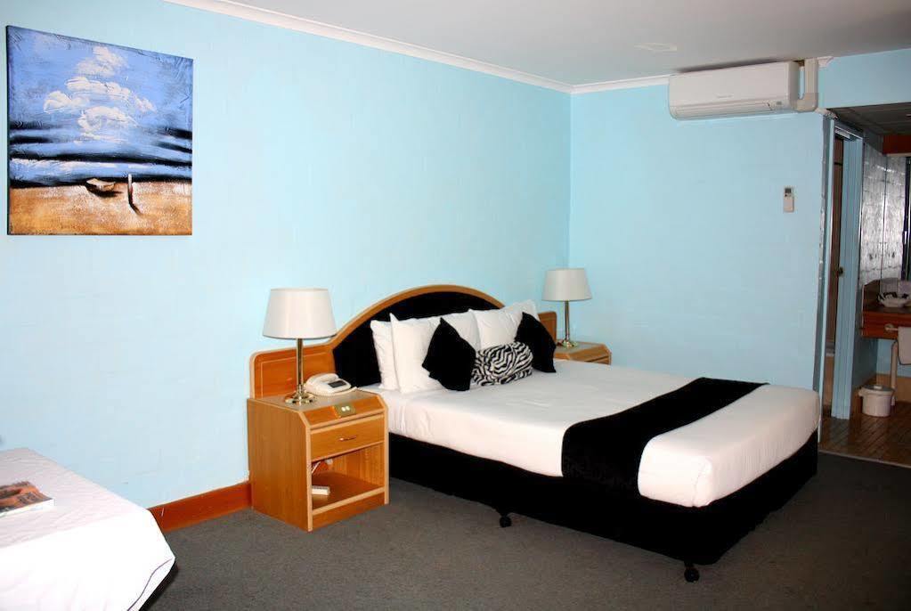 Capital Airport Motel Кеанбеан Екстериор снимка